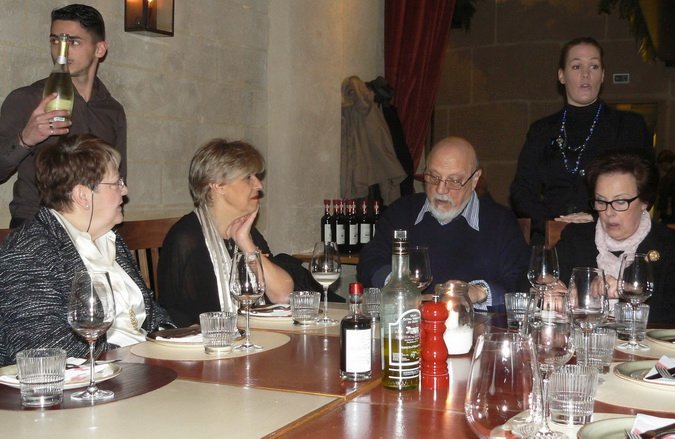 036-in attesa del brindisi